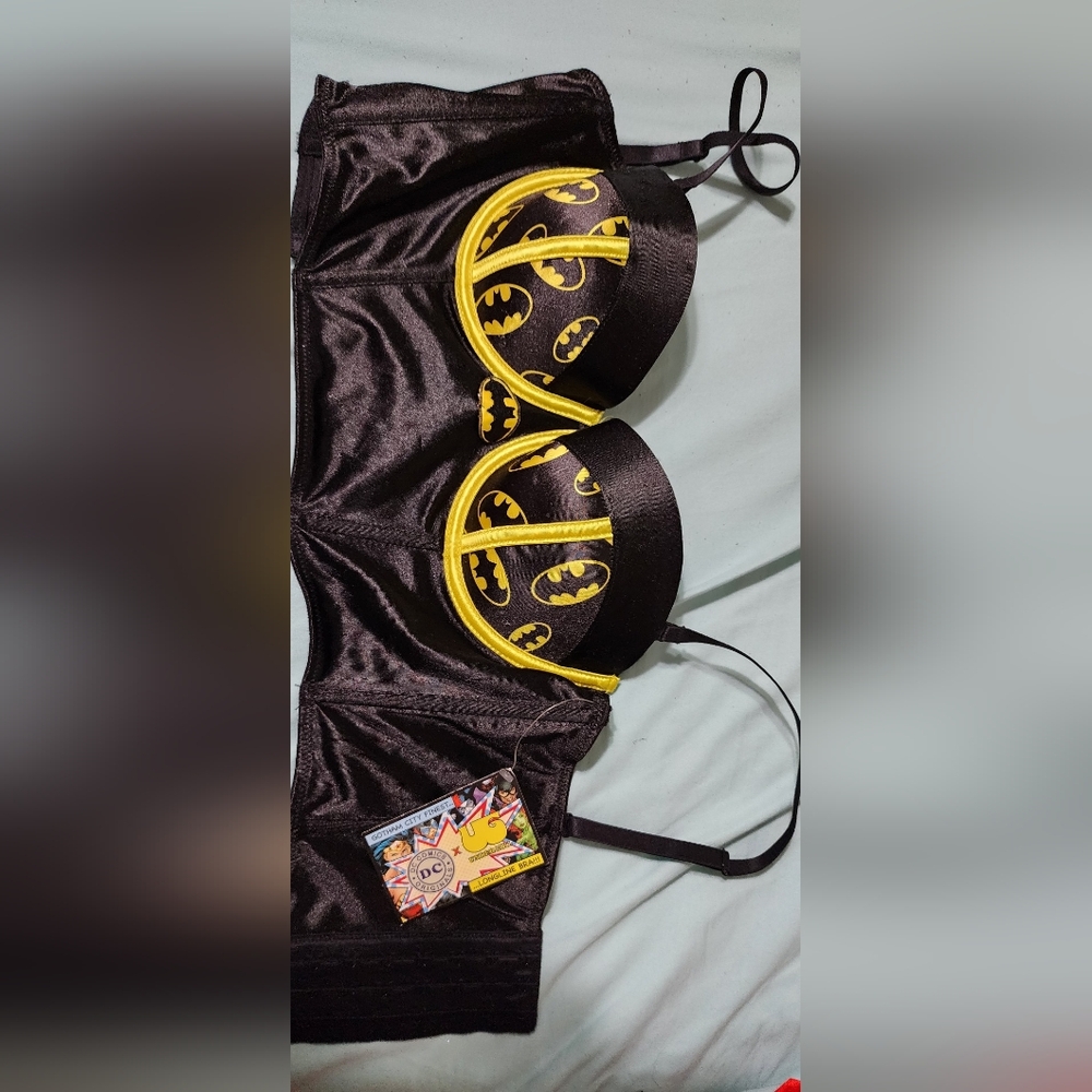 M batman bra new